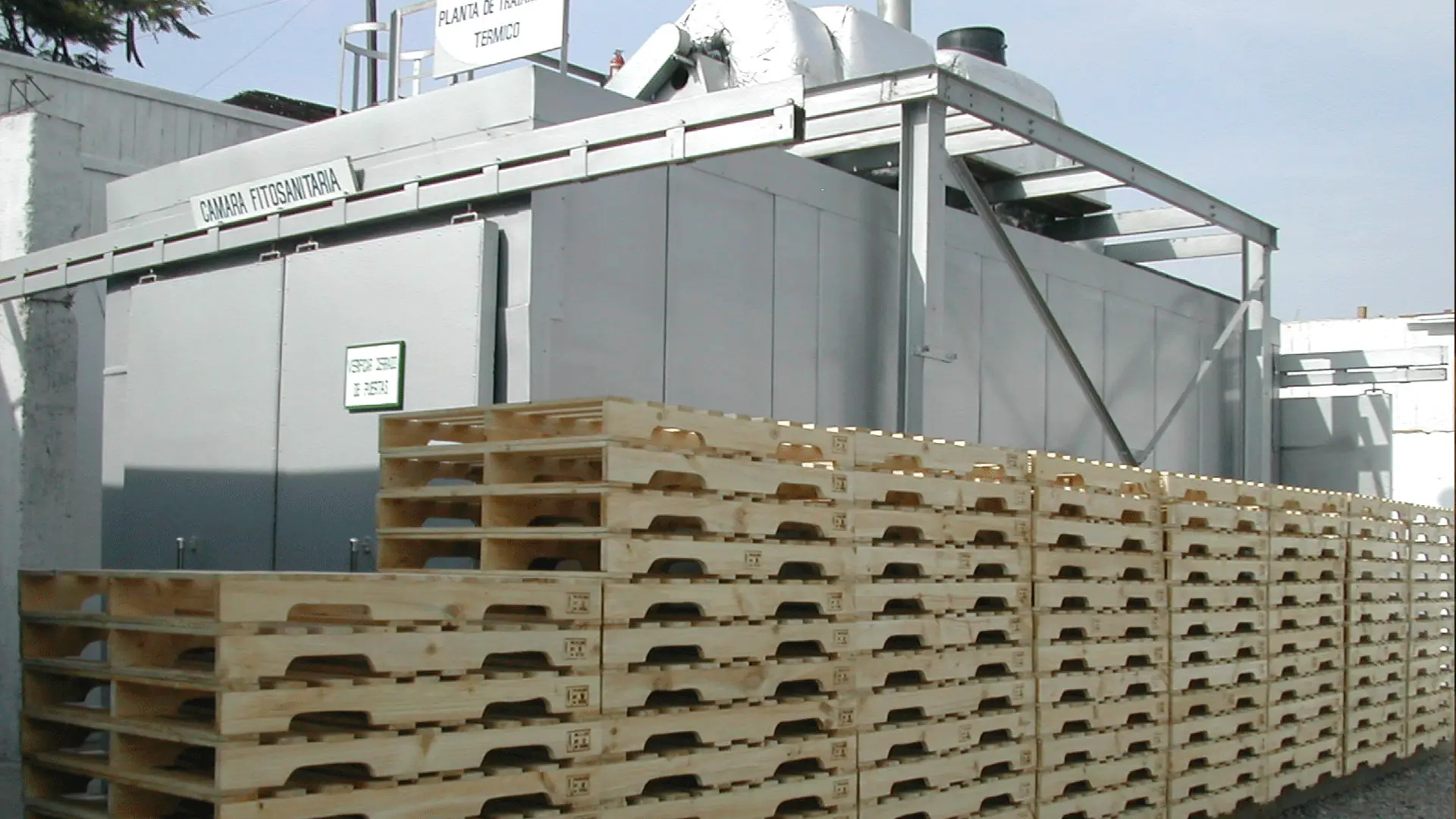 Cámara de tratamiento térmico para pallets certificada por SENASA